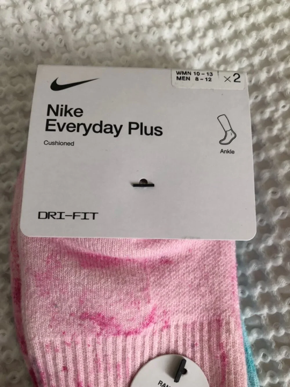 Nike Everyday Plus Cushioned Ankle Socks (2 Pairs, Pink and Blue) NWT